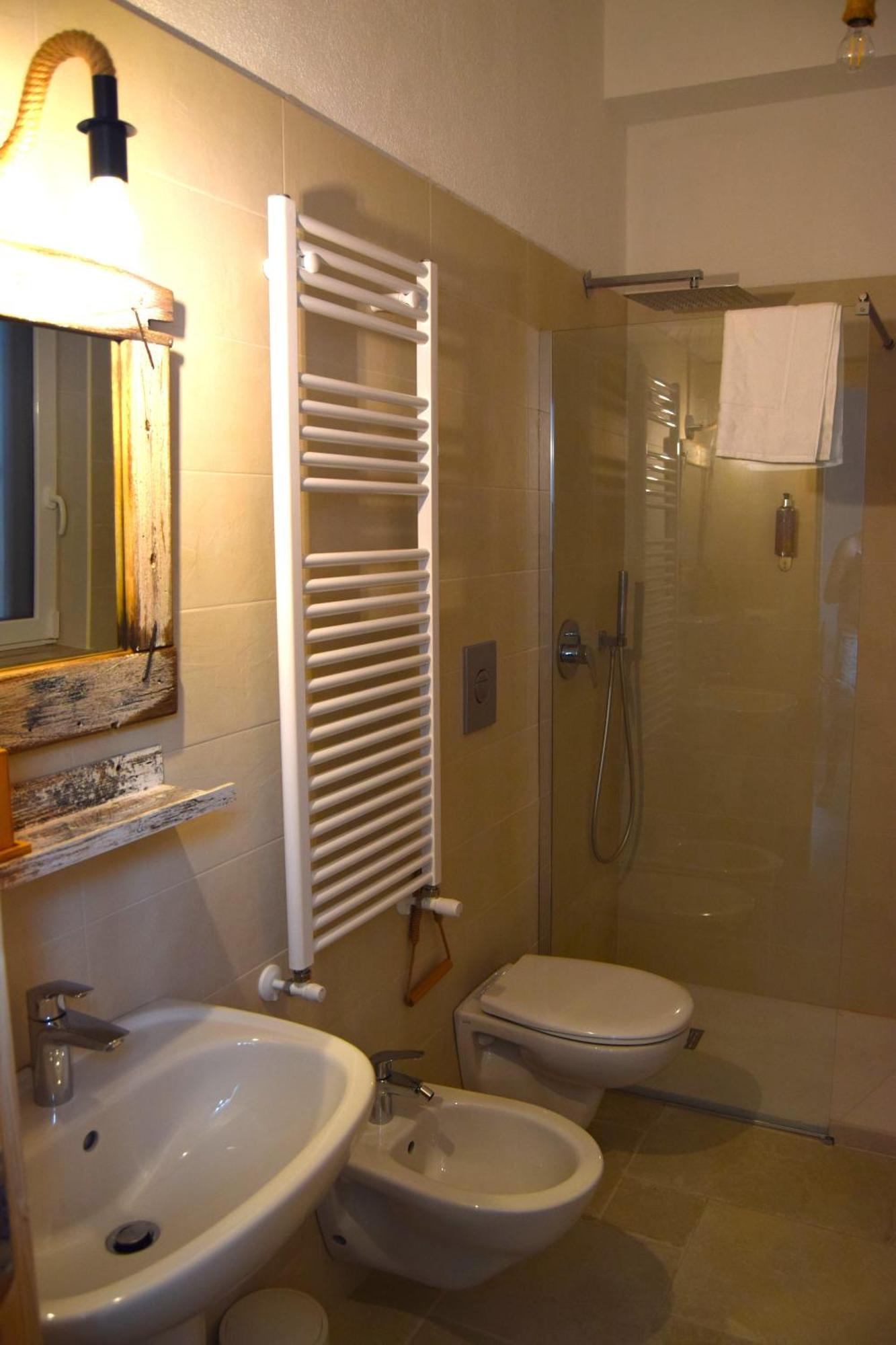 12 Passi Dal Mare Hotel Bari Buitenkant foto